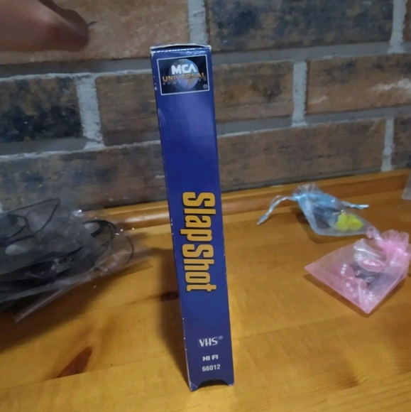 Slap Shot (VHS, 1996) - Picture 3 of 6